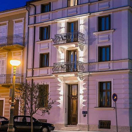 Apartments Villa Castello Crikvenica Exterior photo
