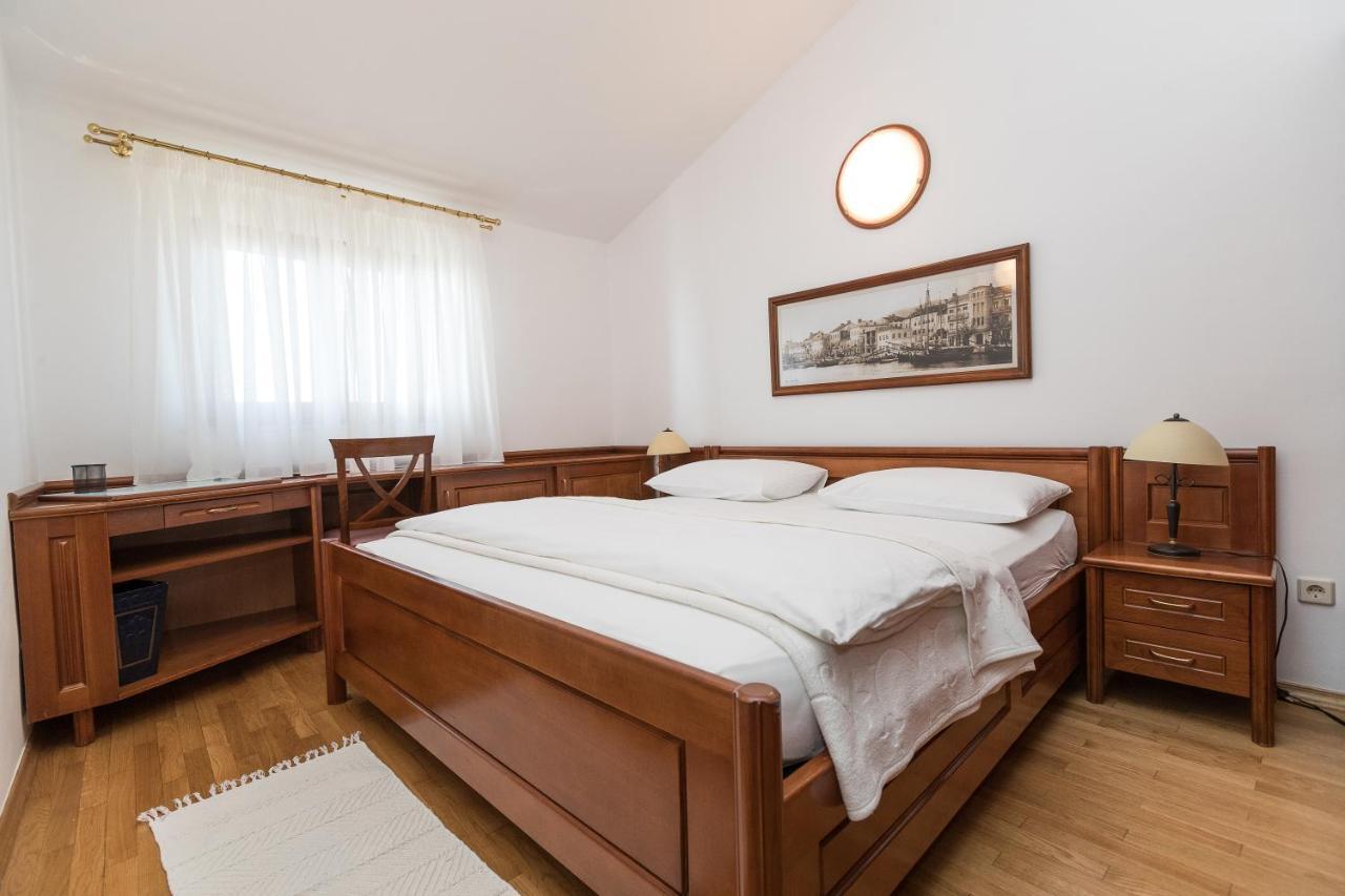 Apartments Villa Castello Crikvenica Exterior photo