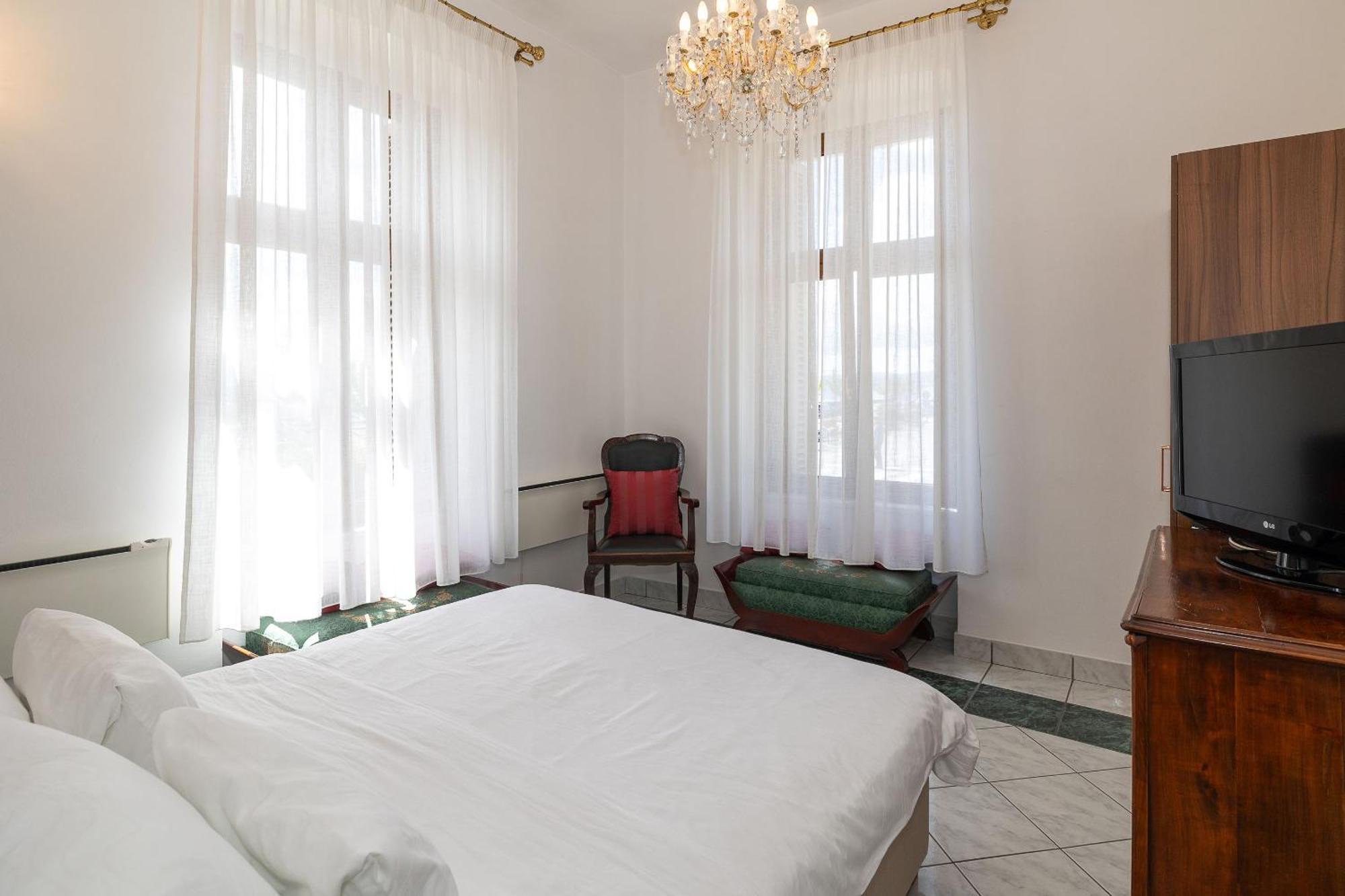 Apartments Villa Castello Crikvenica Exterior photo