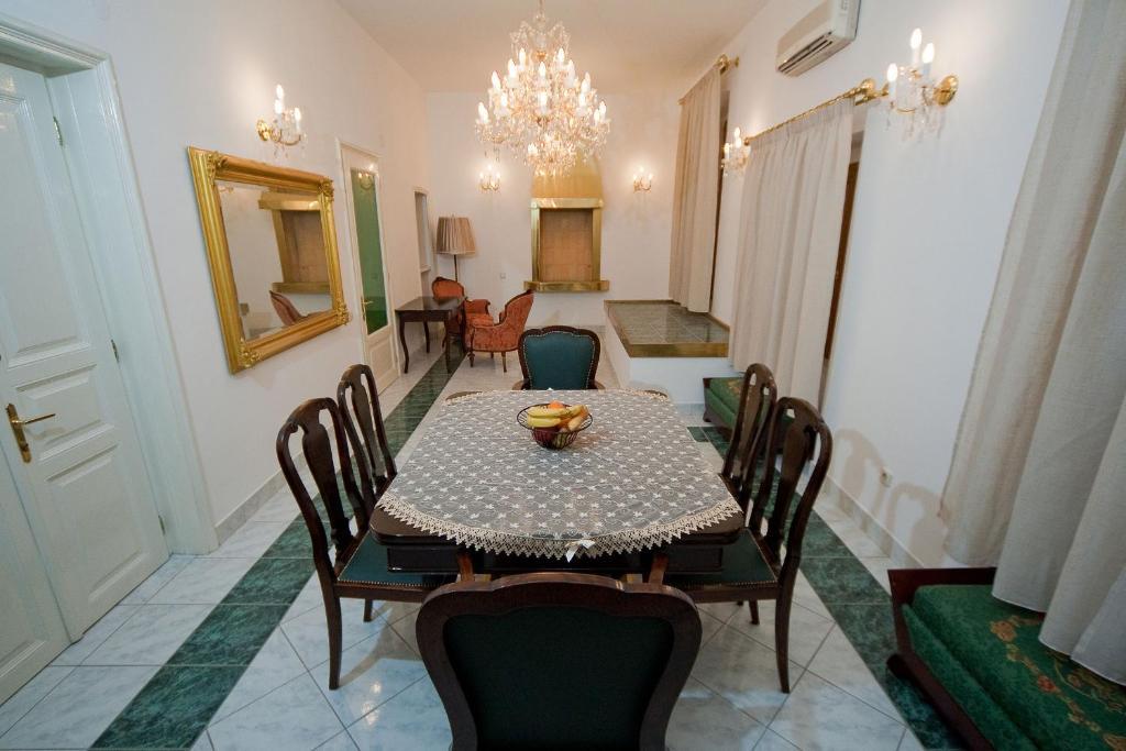 Apartments Villa Castello Crikvenica Exterior photo