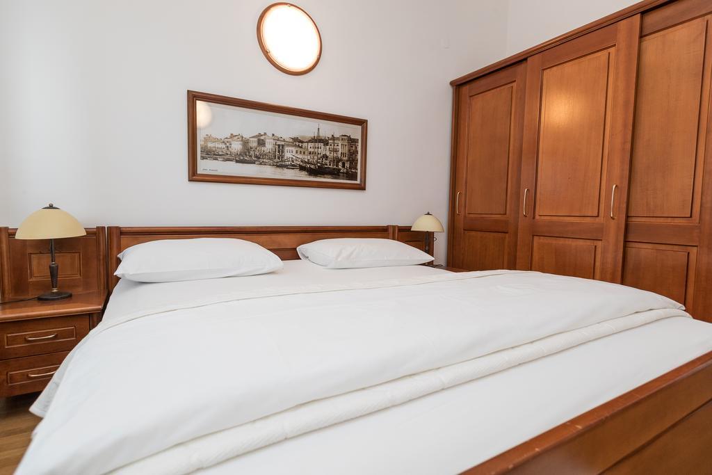 Apartments Villa Castello Crikvenica Exterior photo
