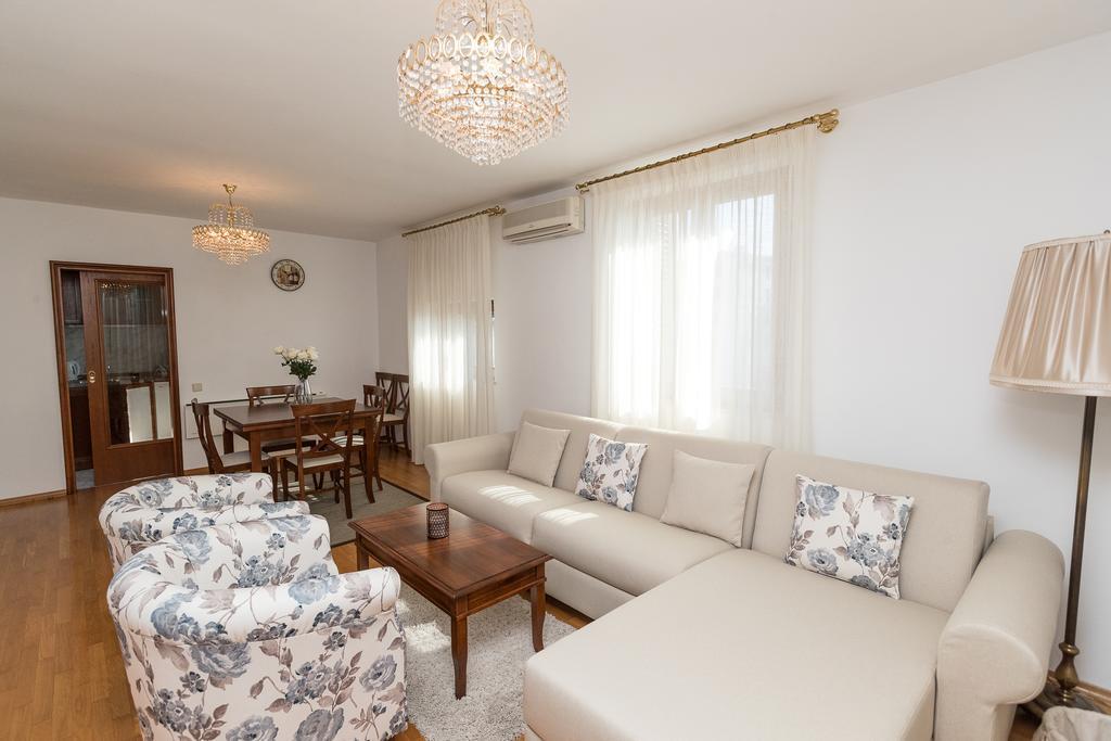 Apartments Villa Castello Crikvenica Exterior photo